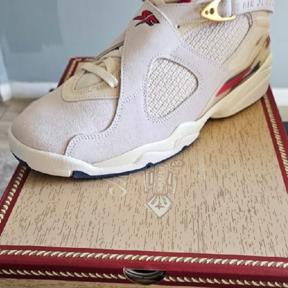 Jordan 8 'mi casa es su casa'